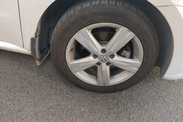 Used Volkswagen Lavida 2017 1.6L Manual Fashion Edition Right Front Wheel Hub