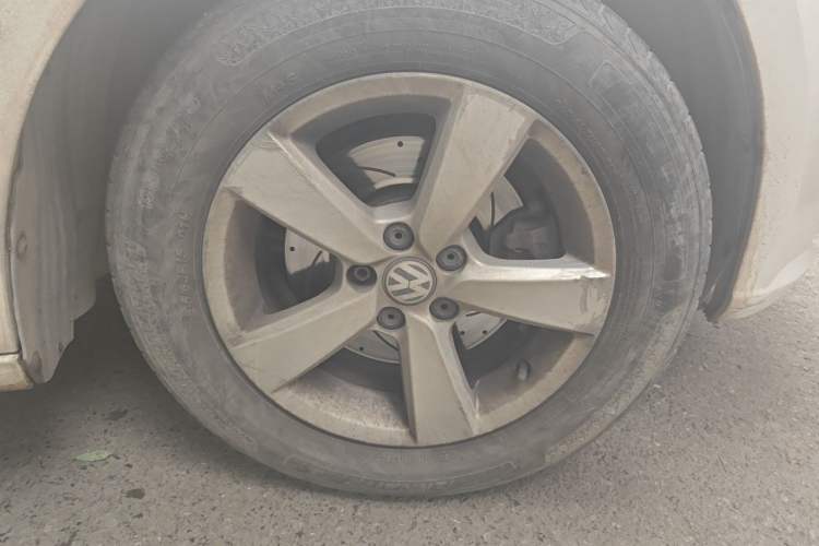 Used Volkswagen Lavida 2017 1.6L Manual Fashion Edition Right Front Wheel Hub