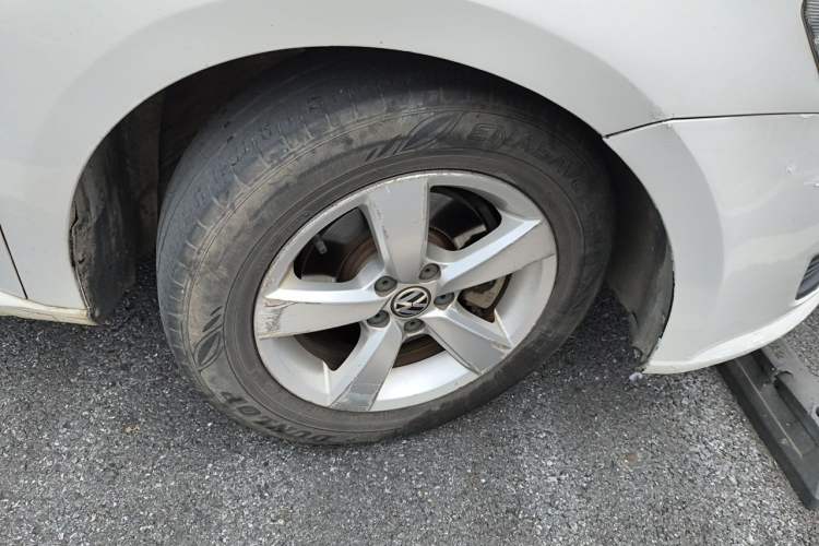 Used Volkswagen Lavida 2017 1.6L Automatic Fashion Edition Right Front Wheel Hub