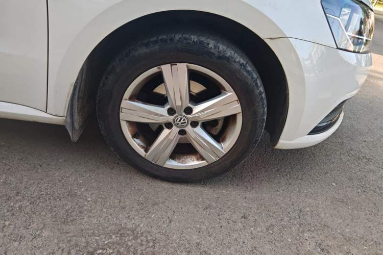 Used Volkswagen Lavida 2017 1.6L Manual Fashion Edition Right Front Wheel Hub