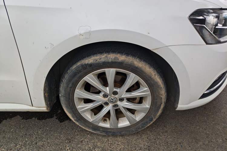 Used Volkswagen Lavida 2017 1.6L Manual Comfort Edition Right Front Wheel Hub