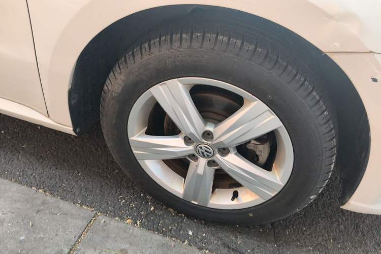 Used Volkswagen Lavida 2017 1.6L Manual Fashion Edition Right Front Wheel Hub