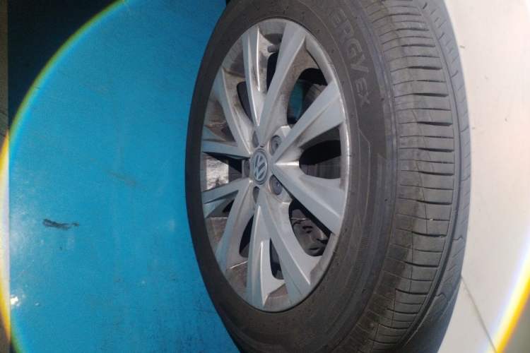 Used Volkswagen Lavida 2017 230TSI Manual Comfort Edition Right Front Wheel Hub