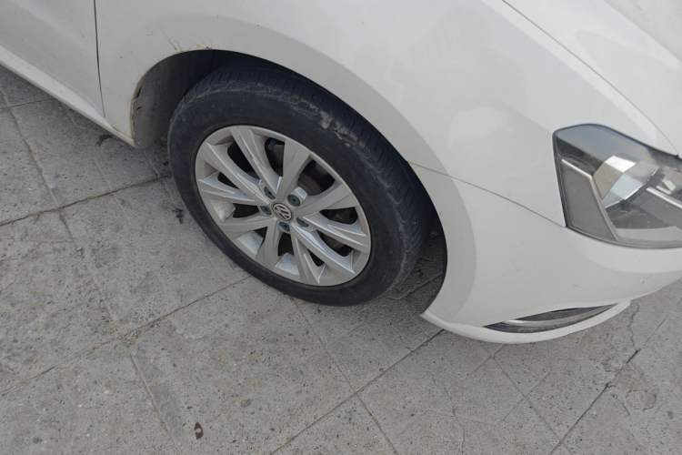 Used Volkswagen Lavida 2017 1.6L Manual Comfort Edition Right Front Wheel Hub