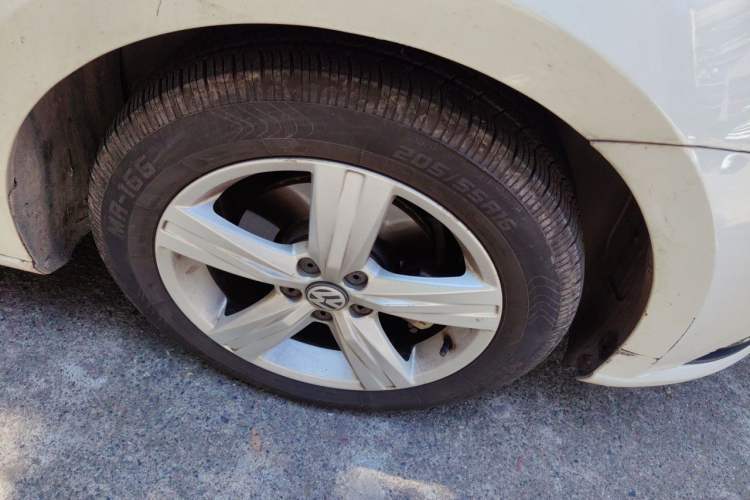 Used Volkswagen Lavida 2017 1.6L Manual Comfort Edition Right Front Wheel Hub