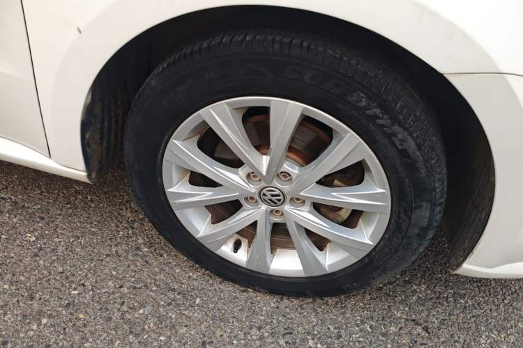 Used Volkswagen Lavida 2017 1.6L Manual Comfort Edition Right Front Wheel Hub