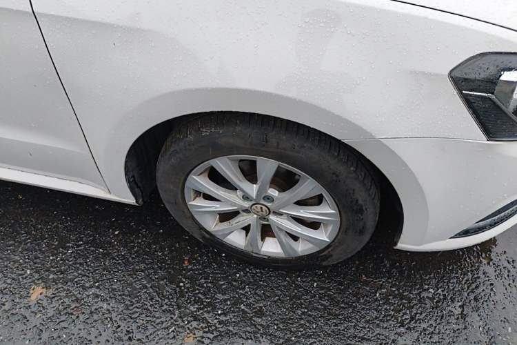 Used Volkswagen Lavida 2017 1.6L Manual Comfort Edition Right Front Wheel Hub