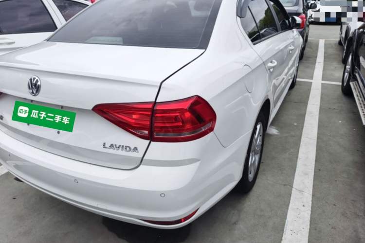 Used Volkswagen Lavida 2017 1.6L Automatic Fashion Edition Right Rear Taillight
