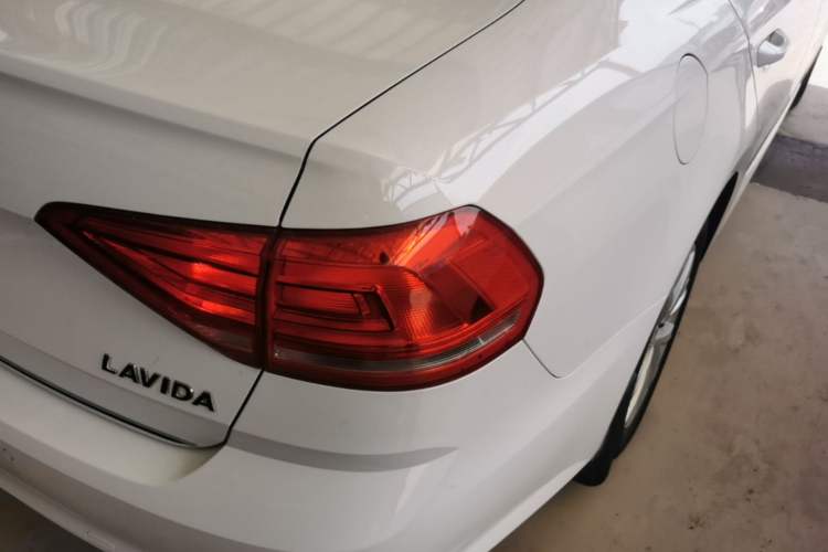 Used Volkswagen Lavida 2017 1.6L Automatic Comfort Edition Right Rear Taillight