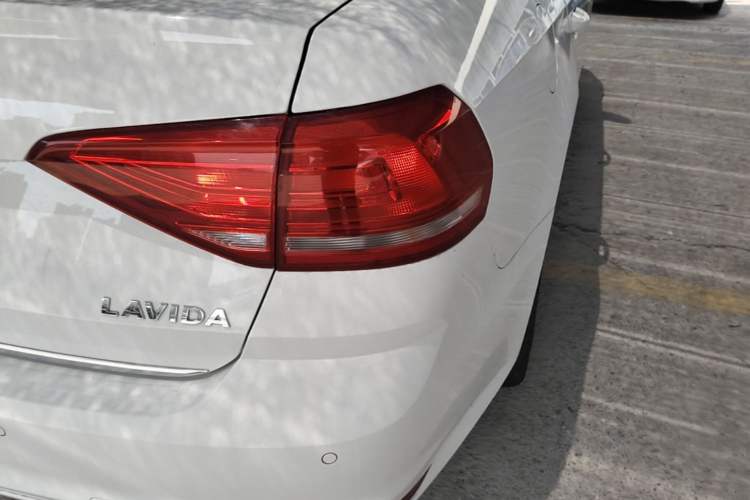 Used Volkswagen Lavida 2017 1.6L Automatic Comfort Edition Right Rear Taillight