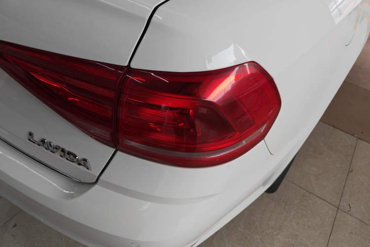 Used Volkswagen Lavida 2017 1.6L Automatic Comfort Edition Right Rear Taillight