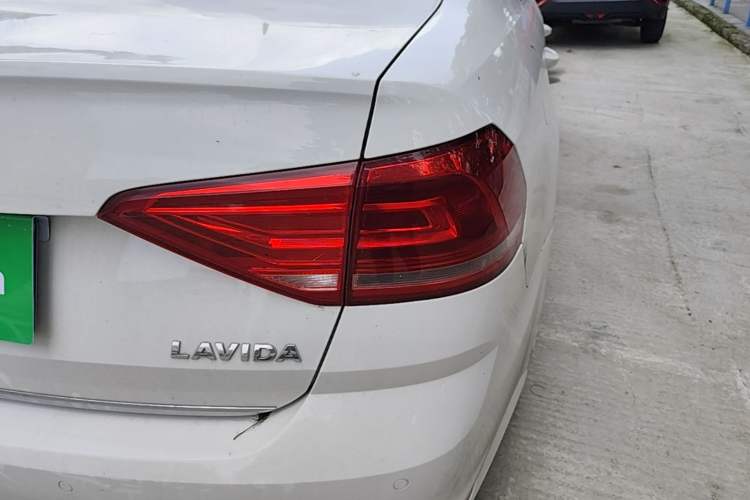 Used Volkswagen Lavida 2017 1.6L Automatic Comfort Edition Right Rear Taillight