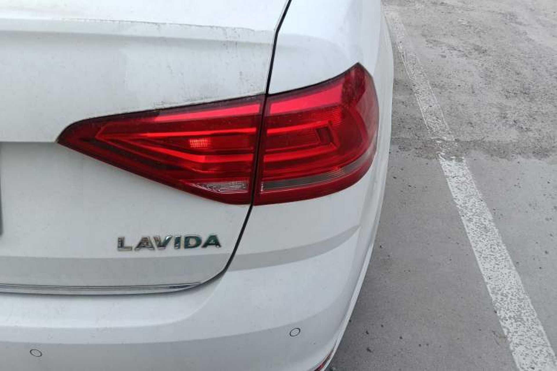 Used Volkswagen Lavida 2017 1.6L Automatic Comfort Edition Right Rear Taillight