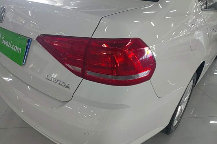 Used Volkswagen Lavida 2017 1.6L Automatic Fashion Edition Right Rear Taillight