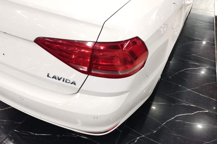 Used Volkswagen Lavida 2017 1.6L Automatic Fashion Edition Right Rear Taillight