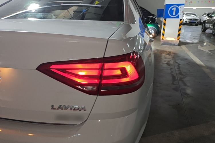 Used Volkswagen Lavida 2017 230TSI DSG Comfort Edition Right Rear Taillight