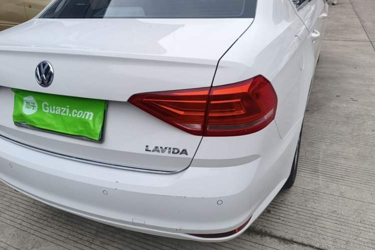 Used Volkswagen Lavida 2017 1.6L Automatic Comfort Edition Right Rear Taillight