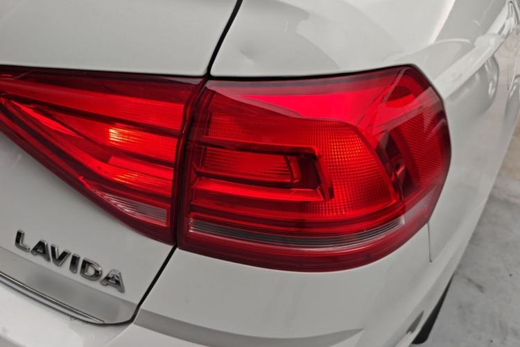 Used Volkswagen Lavida 2017 230TSI DSG Comfort Edition Right Rear Taillight