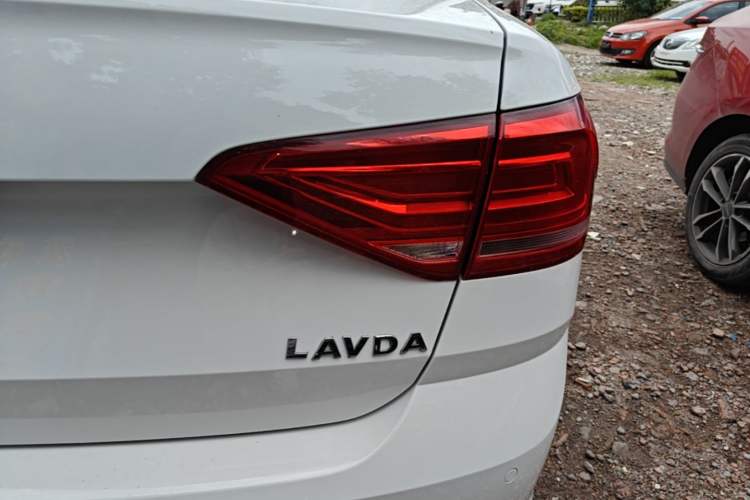 Used Volkswagen Lavida 2017 1.6L Automatic Fashion Edition Right Rear Taillight