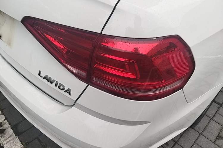 Used Volkswagen Lavida 2017 1.6L Automatic Comfort Edition Right Rear Taillight