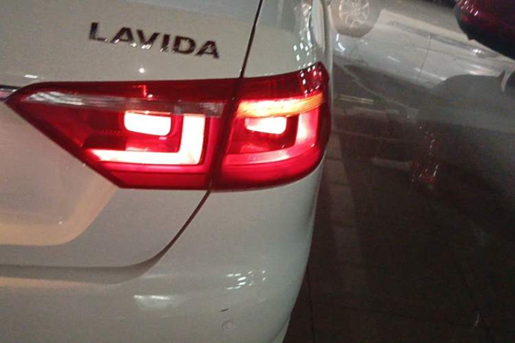 Used Volkswagen Lavida 2017 1.6L Automatic Comfort Edition Right Rear Taillight