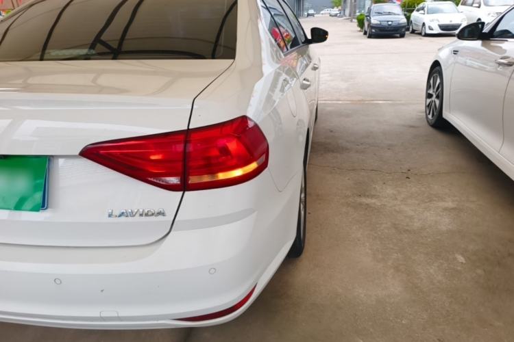 Used Volkswagen Lavida 2017 1.6L Automatic Fashion Edition Right Rear Taillight