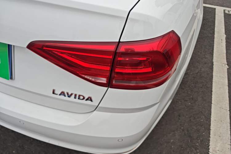 Used Volkswagen Lavida 2017 1.6L Manual Fashion Edition Right Rear Taillight