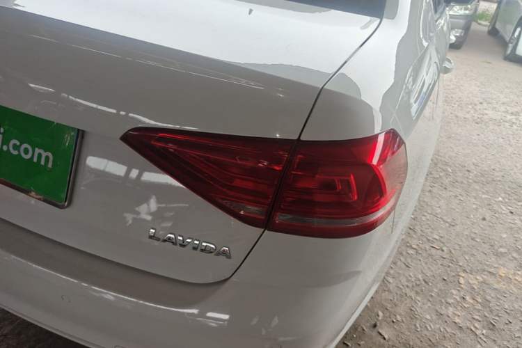 Used Volkswagen Lavida 2017 1.6L Manual Fashion Edition Right Rear Taillight