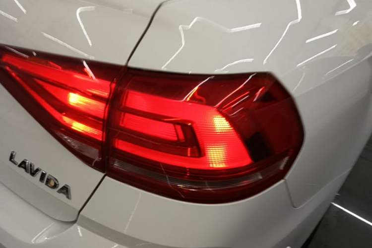 Used Volkswagen Lavida 2017 1.6L Automatic Fashion Edition Right Rear Taillight