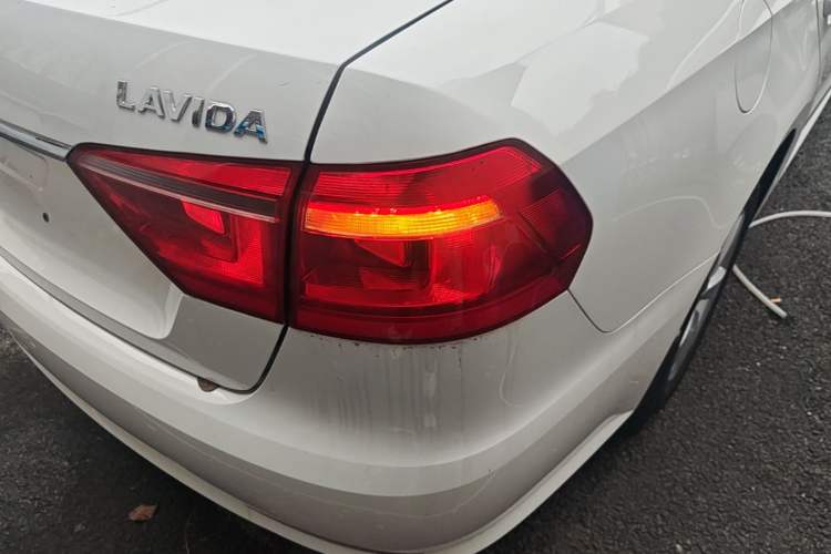 Used Volkswagen Lavida 2017 1.6L Automatic Comfort Edition Right Rear Taillight