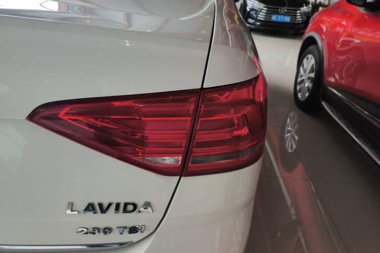 Used Volkswagen Lavida 2017 230TSI DSG Comfort Edition Right Rear Taillight
