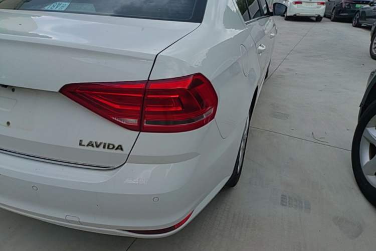 Used Volkswagen Lavida 2017 1.6L Automatic Comfort Edition Right Rear Taillight