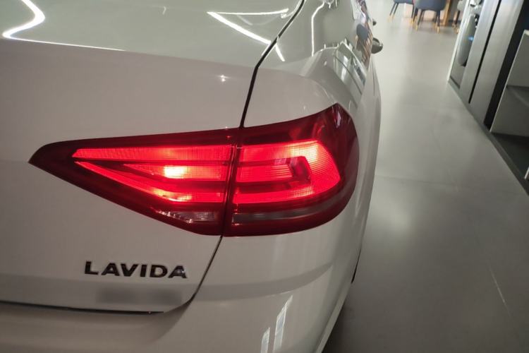 Used Volkswagen Lavida 2017 230TSI DSG Comfort Edition Right Rear Taillight