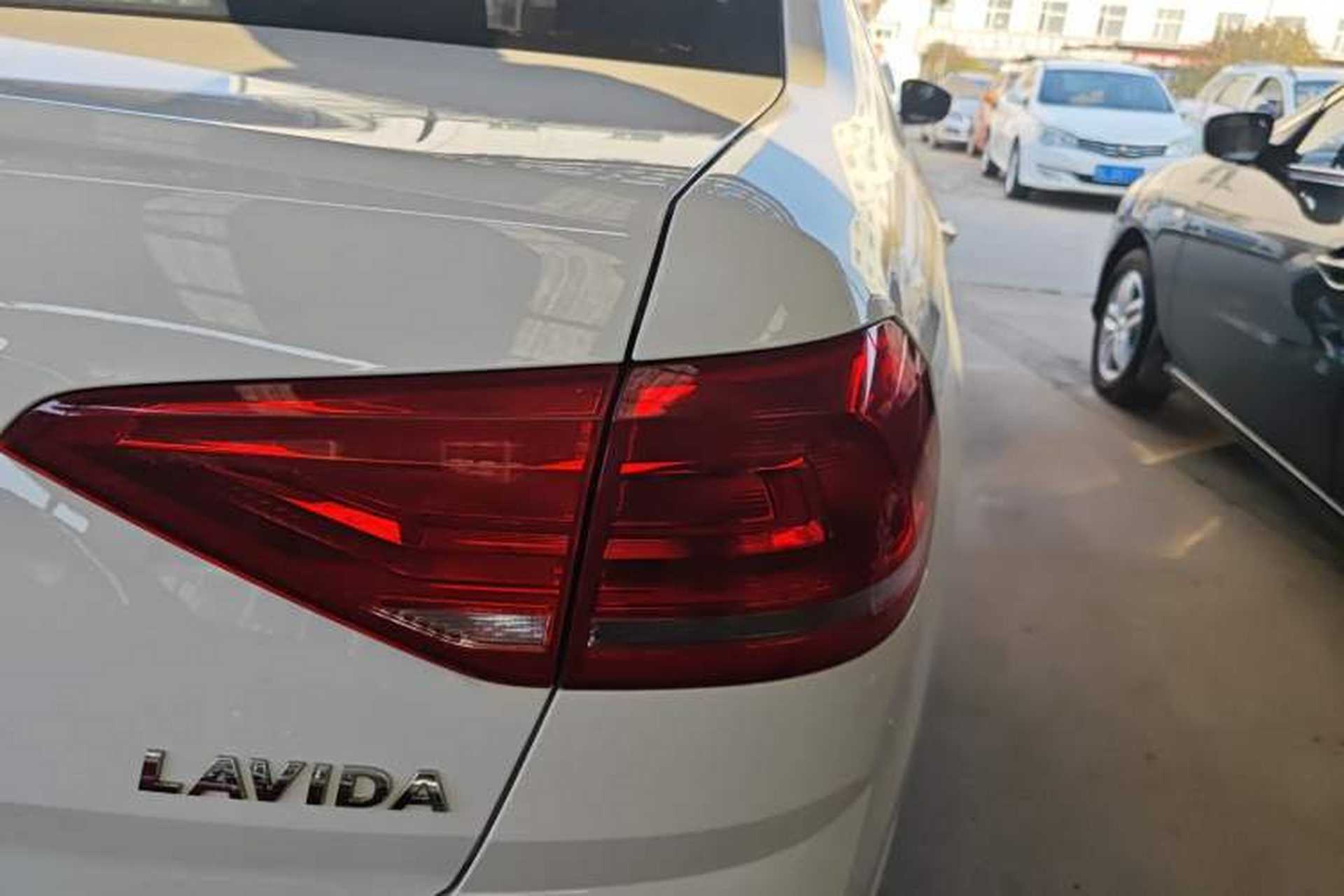 Used Volkswagen Lavida 2017 1.6L Manual Fashion Edition Right Rear Taillight