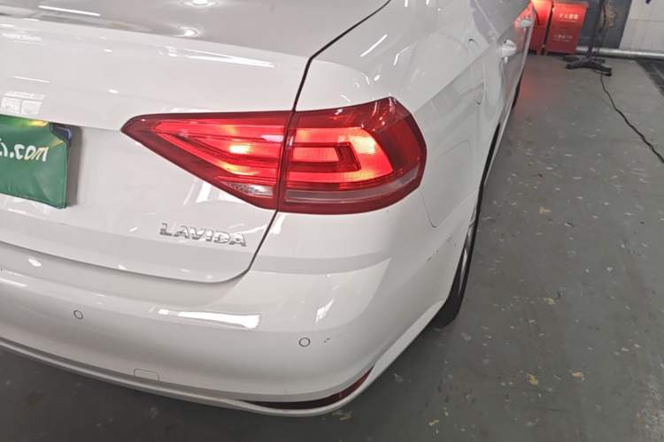 Used Volkswagen Lavida 2017 1.6L Automatic Fashion Edition Right Rear Taillight