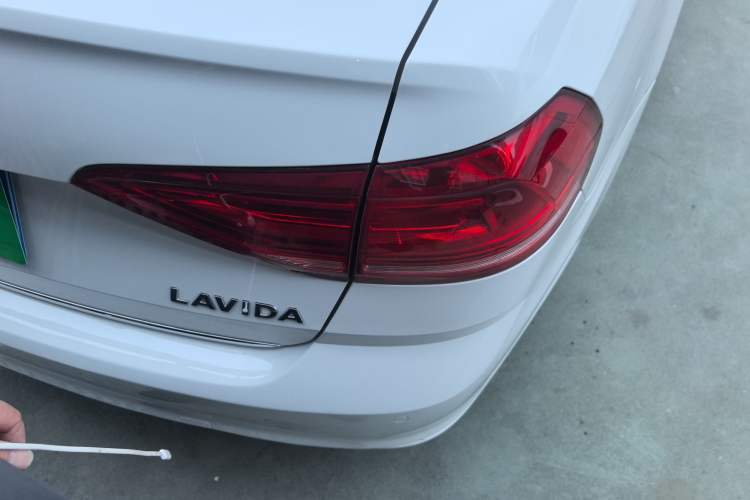 Used Volkswagen Lavida 2017 1.6L Automatic Comfort Edition Right Rear Taillight