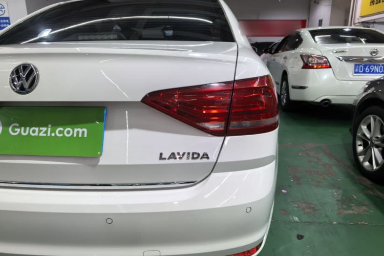 Used Volkswagen Lavida 2017 1.6L Automatic Comfort Edition Right Rear Taillight