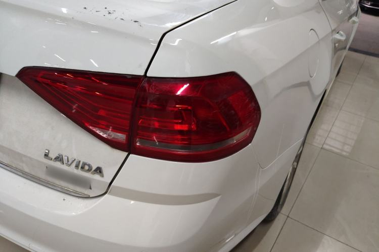 Used Volkswagen Lavida 2017 1.6L Automatic Comfort Edition Right Rear Taillight
