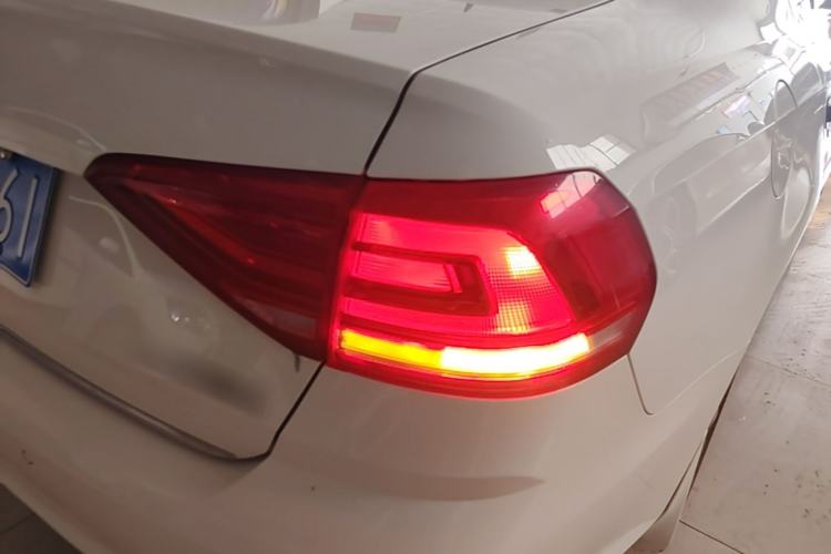 Used Volkswagen Lavida 2017 1.6L Automatic Comfort Edition Right Rear Taillight