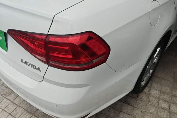 Used Volkswagen Lavida 2017 1.6L Automatic Fashion Edition Right Rear Taillight