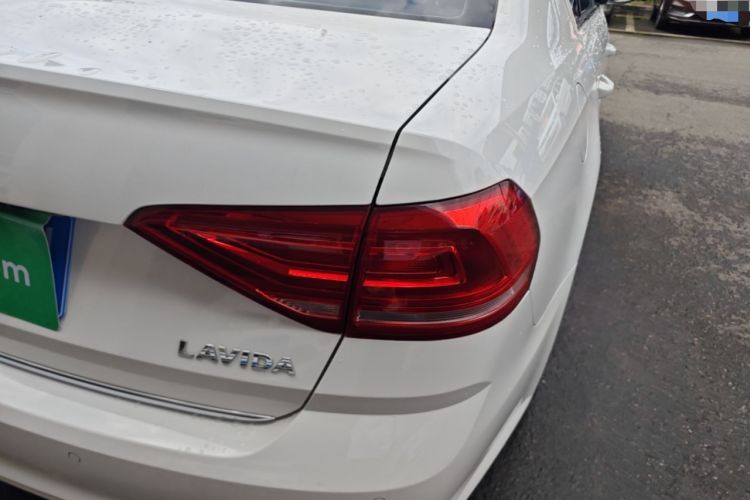 Used Volkswagen Lavida 2017 1.6L Automatic Comfort Edition Right Rear Taillight