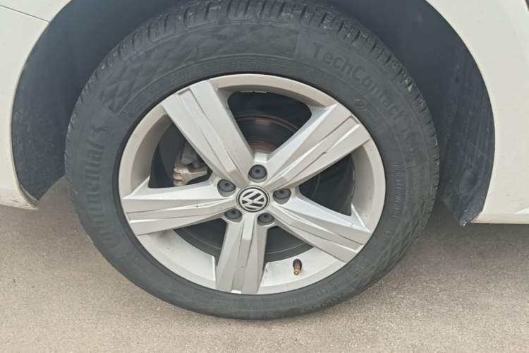 Used Volkswagen Lavida 2017 1.6L Automatic Fashion Edition Right Rear Wheel Hub