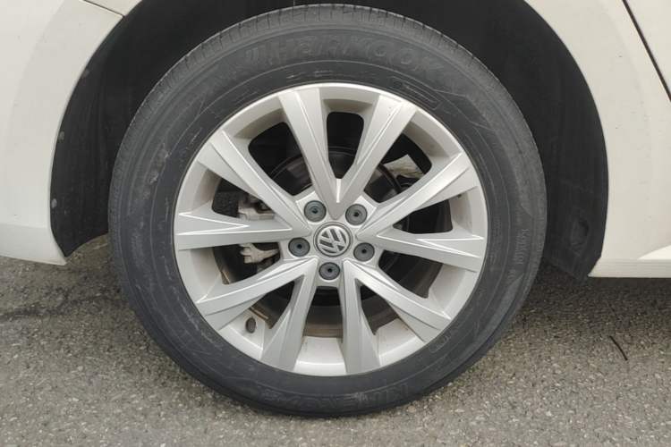 Used Volkswagen Lavida 2017 230TSI DSG Comfort Edition Right Rear Wheel Hub