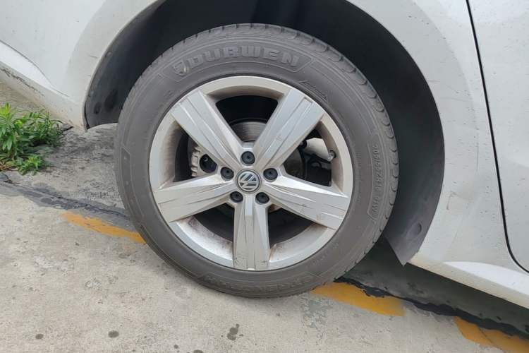 Used Volkswagen Lavida 2017 1.6L Manual Fashion Edition Right Rear Wheel Hub