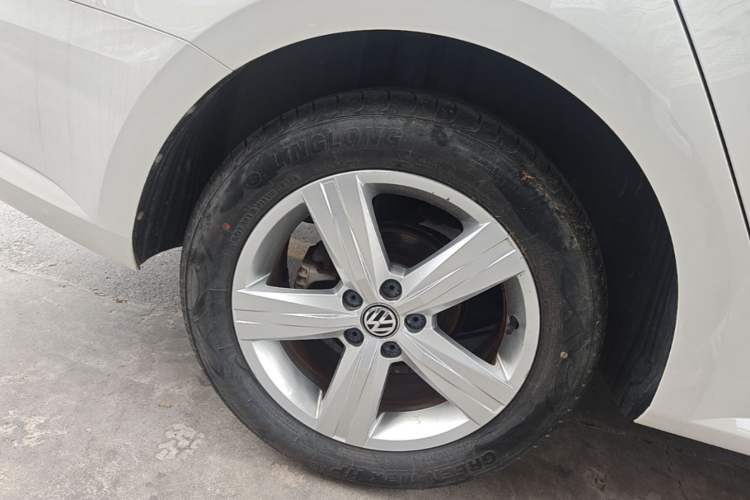 Used Volkswagen Lavida 2017 1.6L Automatic Fashion Edition Right Rear Wheel Hub