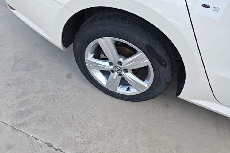 Used Volkswagen Lavida 2017 1.6L Manual Fashion Edition Right Rear Wheel Hub