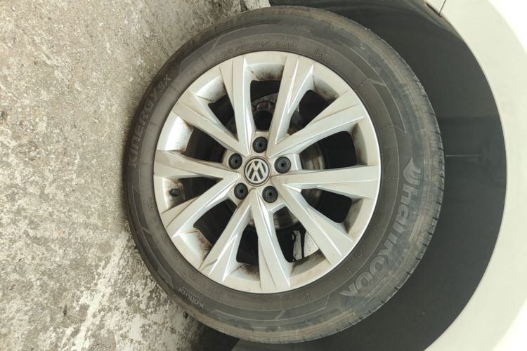 Used Volkswagen Lavida 2017 1.6L Automatic Comfort Edition Right Rear Wheel Hub