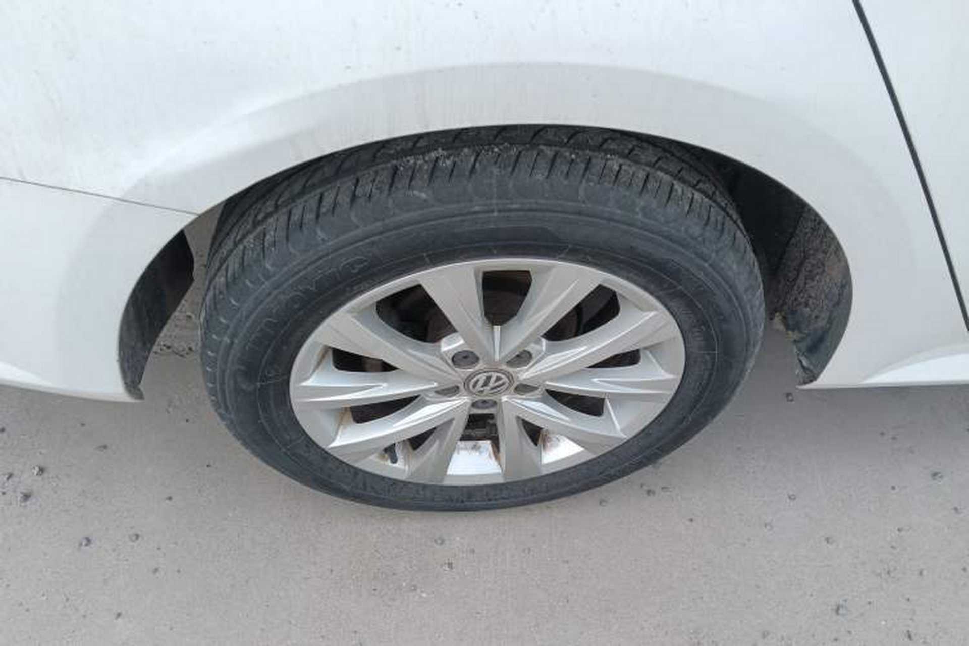 Used Volkswagen Lavida 2017 1.6L Automatic Comfort Edition Right Rear Wheel Hub