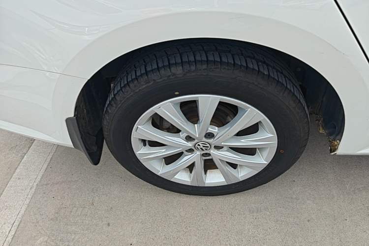 Used Volkswagen Lavida 2017 1.6L Manual Comfort Edition Right Rear Wheel Hub