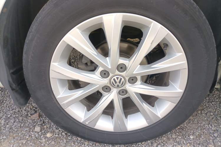 Used Volkswagen Lavida 2017 1.6L Automatic Comfort Edition Right Rear Wheel Hub